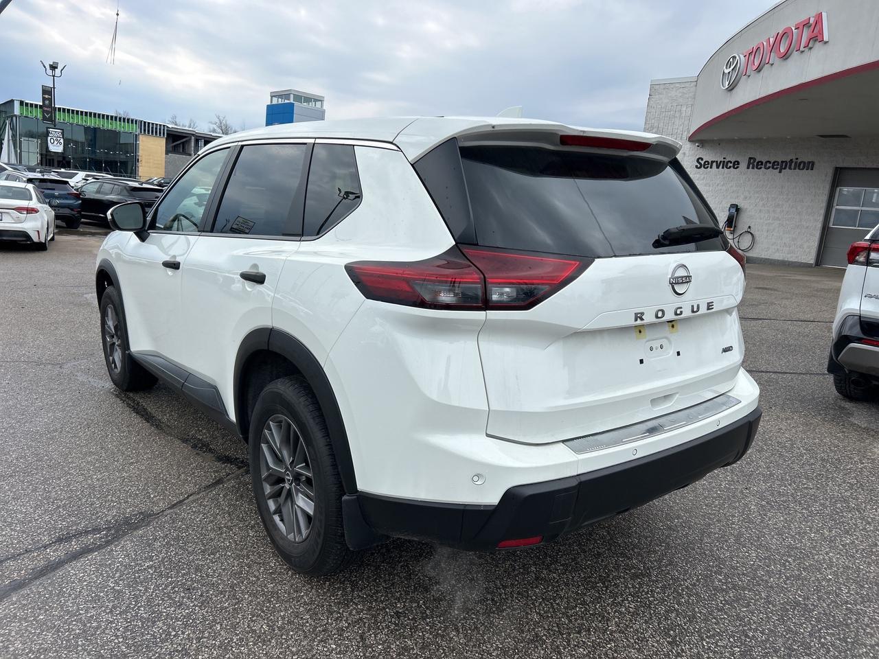 2024 Nissan Rogue S Photo2