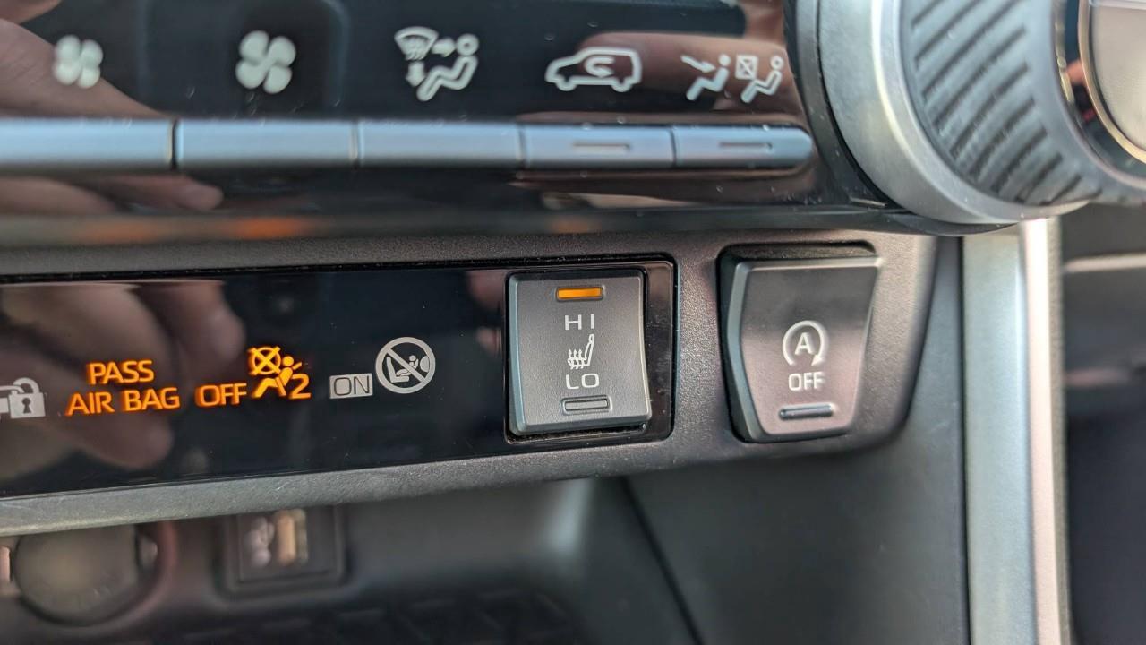 2023 Toyota RAV4 XLE 4dr All-wheel Drive Photo