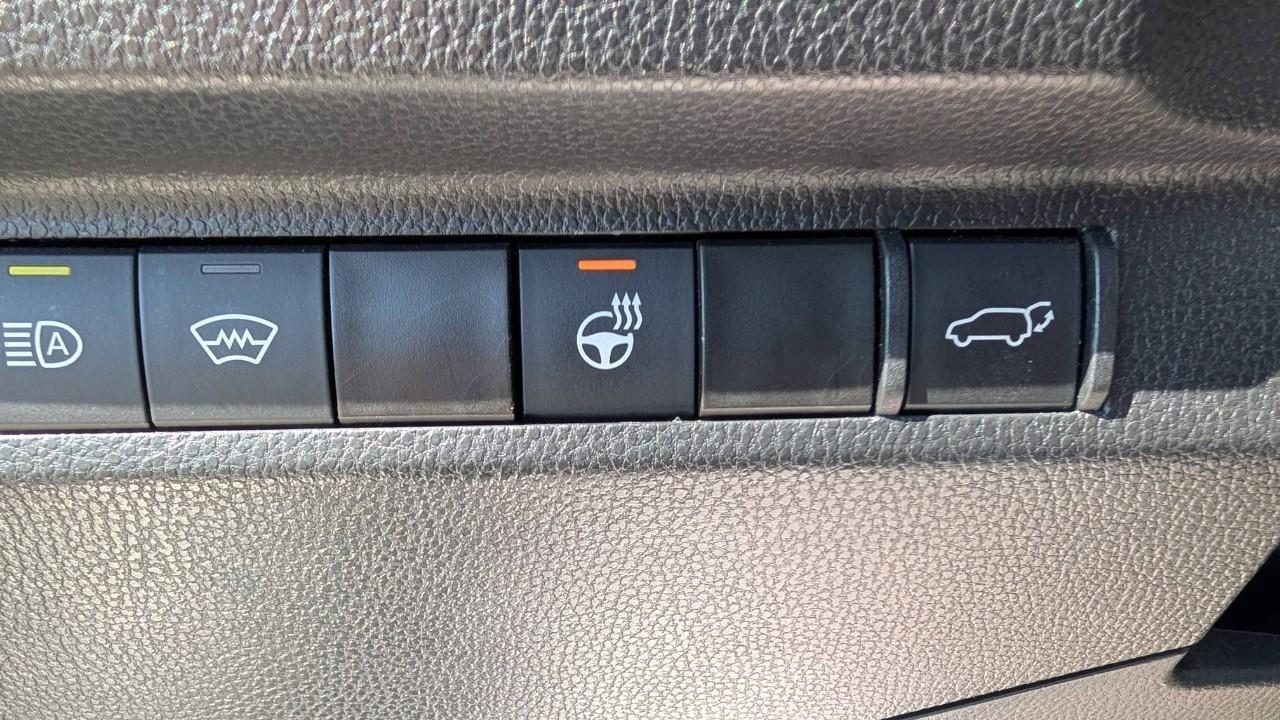 2023 Toyota RAV4 XLE 4dr All-wheel Drive Photo