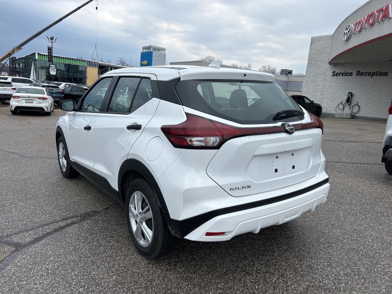 2024 Nissan Kicks S LOW KM Photo