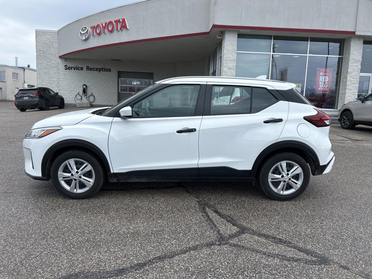 2024 Nissan Kicks S LOW KM Photo