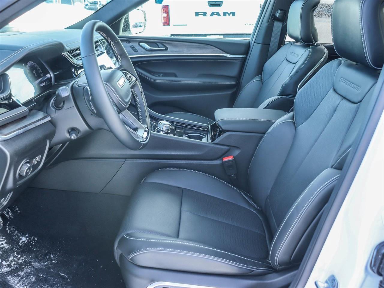 2025 Jeep Grand Cherokee L Overland Photo