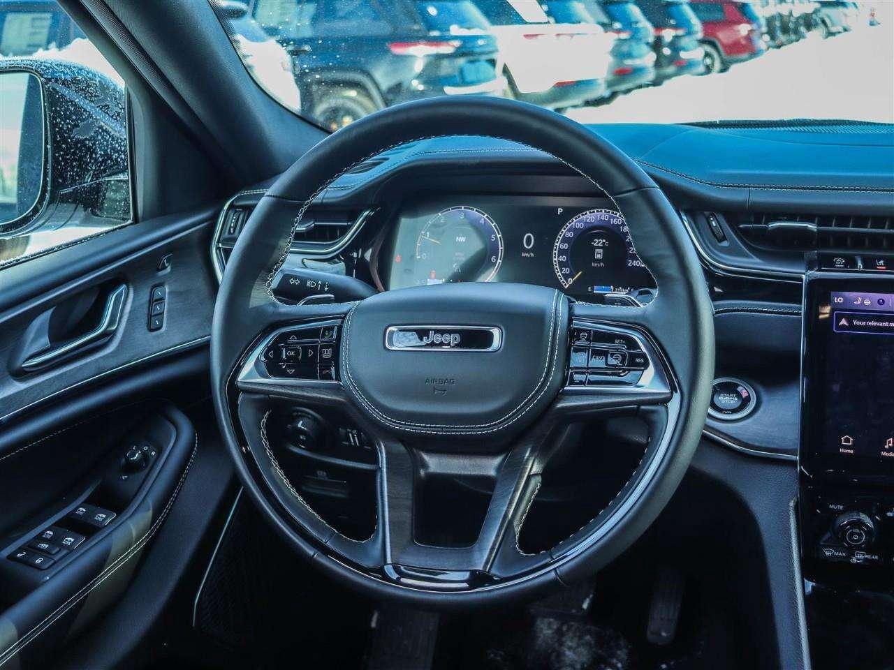 2025 Jeep Grand Cherokee Overland Photo