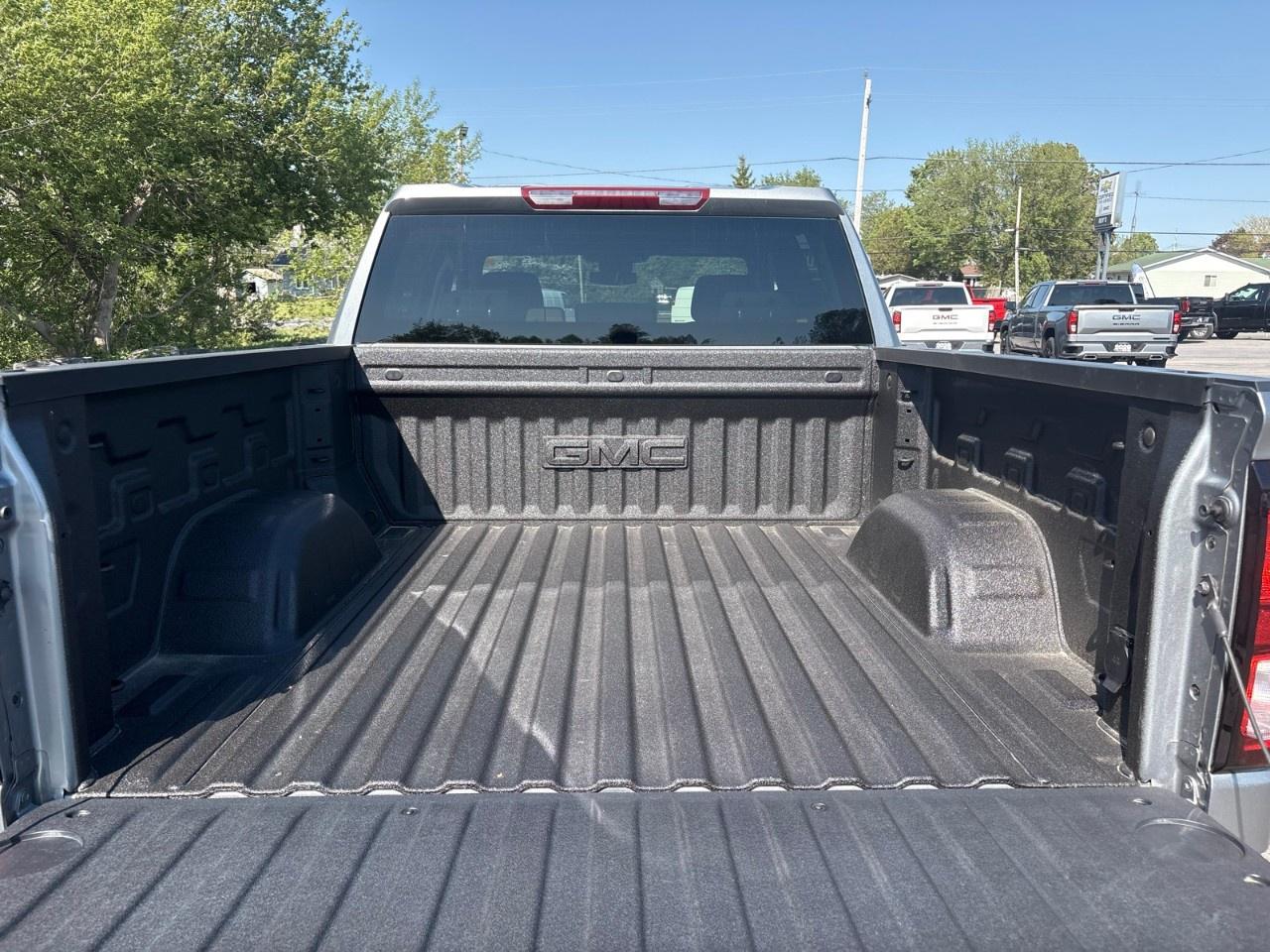 2026 GMC Sierra 1500 Crew Cab Short Box 4-Wheel Drive Elevation Photo4