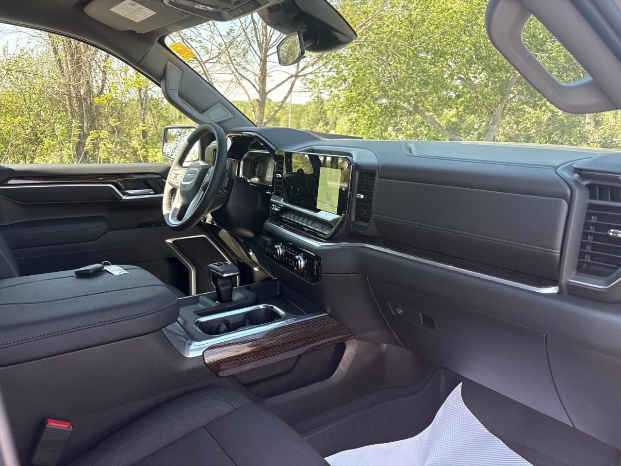 2026 GMC Sierra 1500 Crew Cab Short Box 4-Wheel Drive Elevation Photo