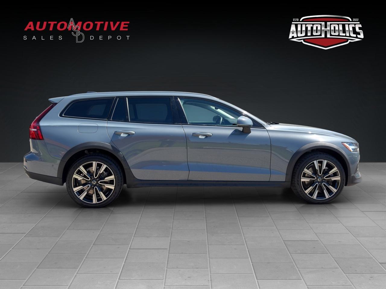2024 Volvo V60 Cross Country B5 Plus Awd Photo