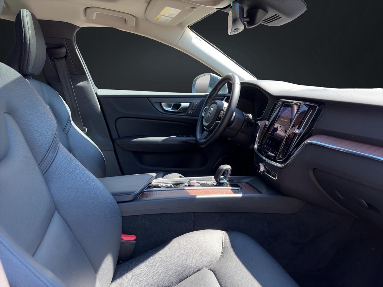 2024 Volvo V60 Cross Country B5 Plus Awd Photo