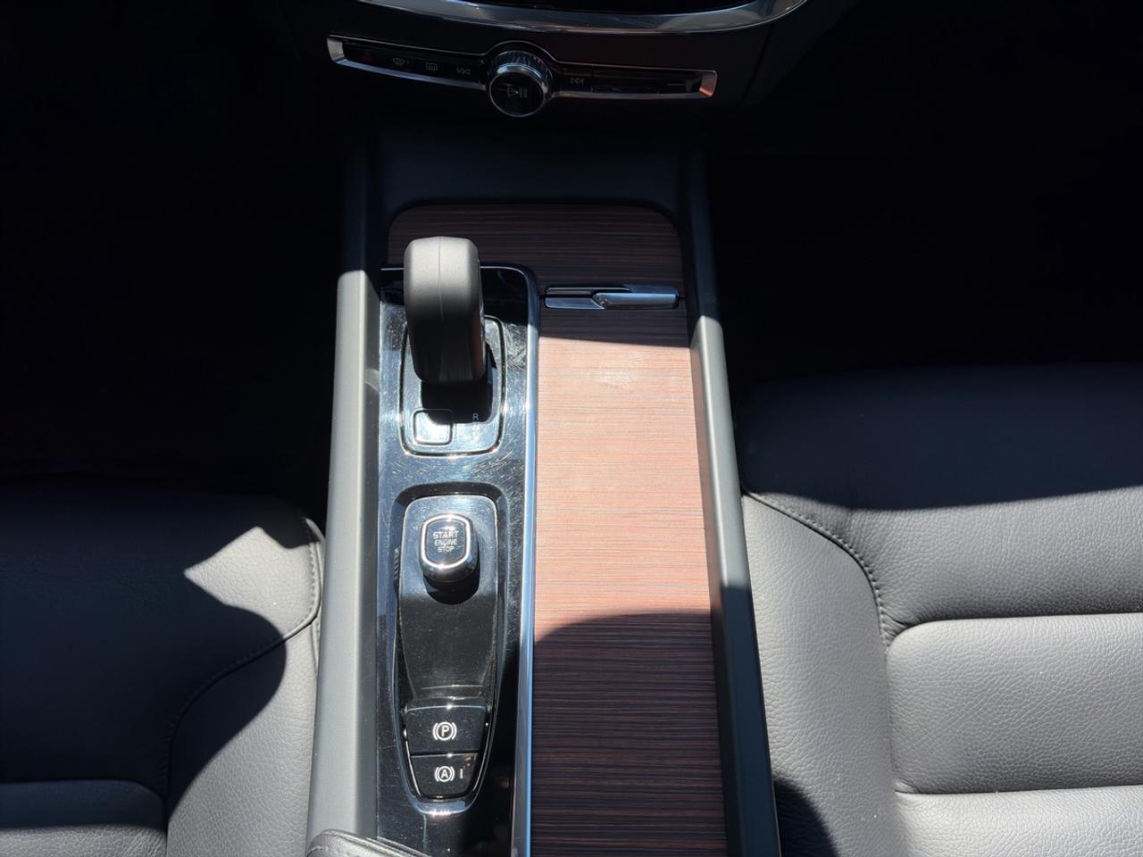 2024 Volvo V60 Cross Country B5 Plus Awd Photo
