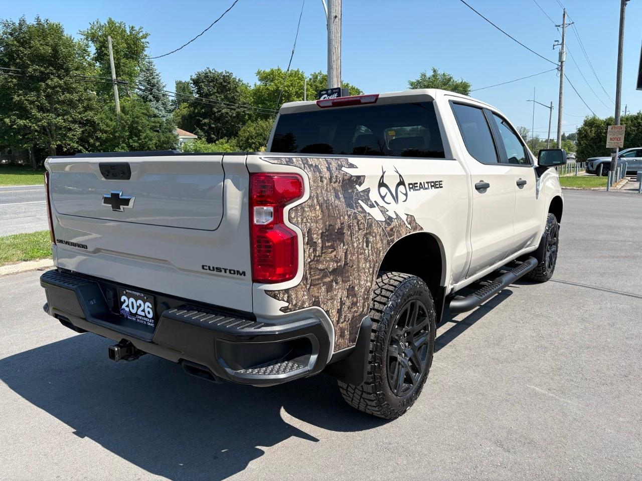 2026 Chevrolet Silverado 1500 Crew Cab Short Box 4-Wheel Drive Custom Trail Boss Photo4