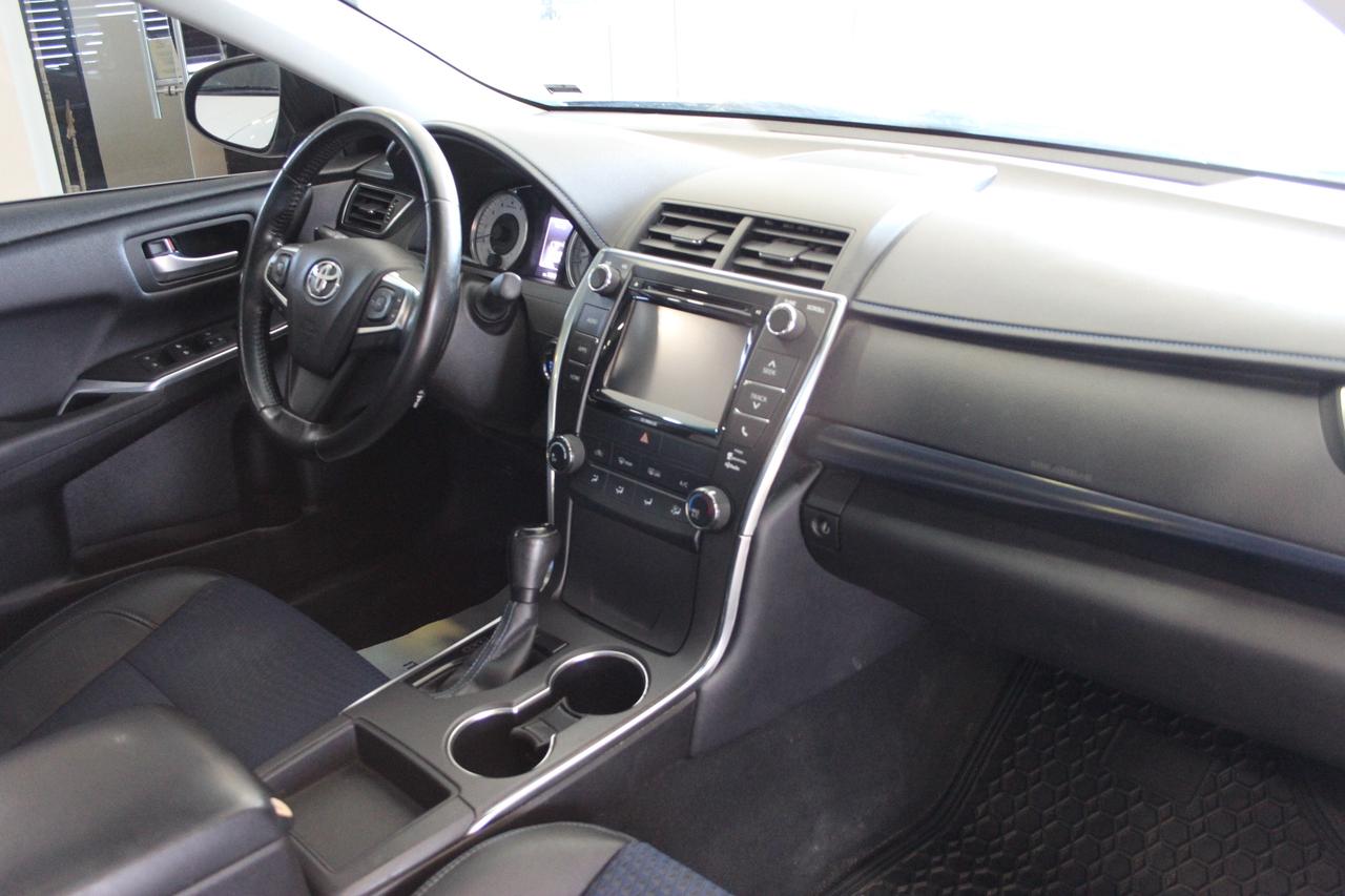 2016 Toyota Camry XSE SPECIAL EDITION! Photo