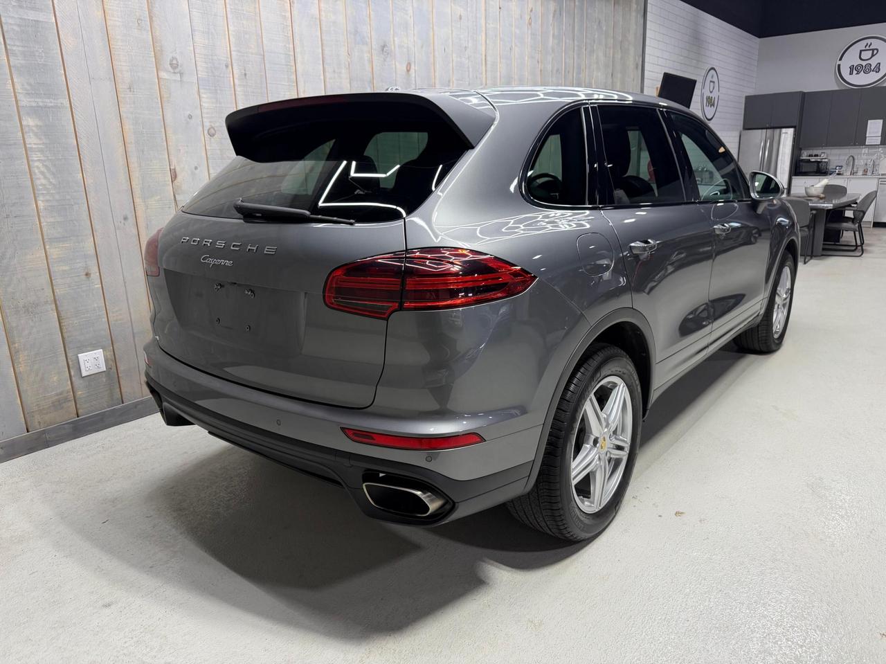 2017 Porsche Cayenne AWD  PREMIUM PLUS BOSE Photo