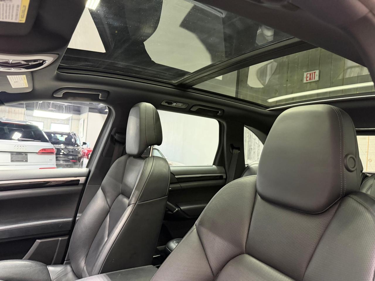 2017 Porsche Cayenne AWD  PREMIUM PLUS BOSE Photo