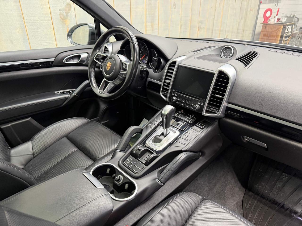 2017 Porsche Cayenne AWD  PREMIUM PLUS BOSE Photo