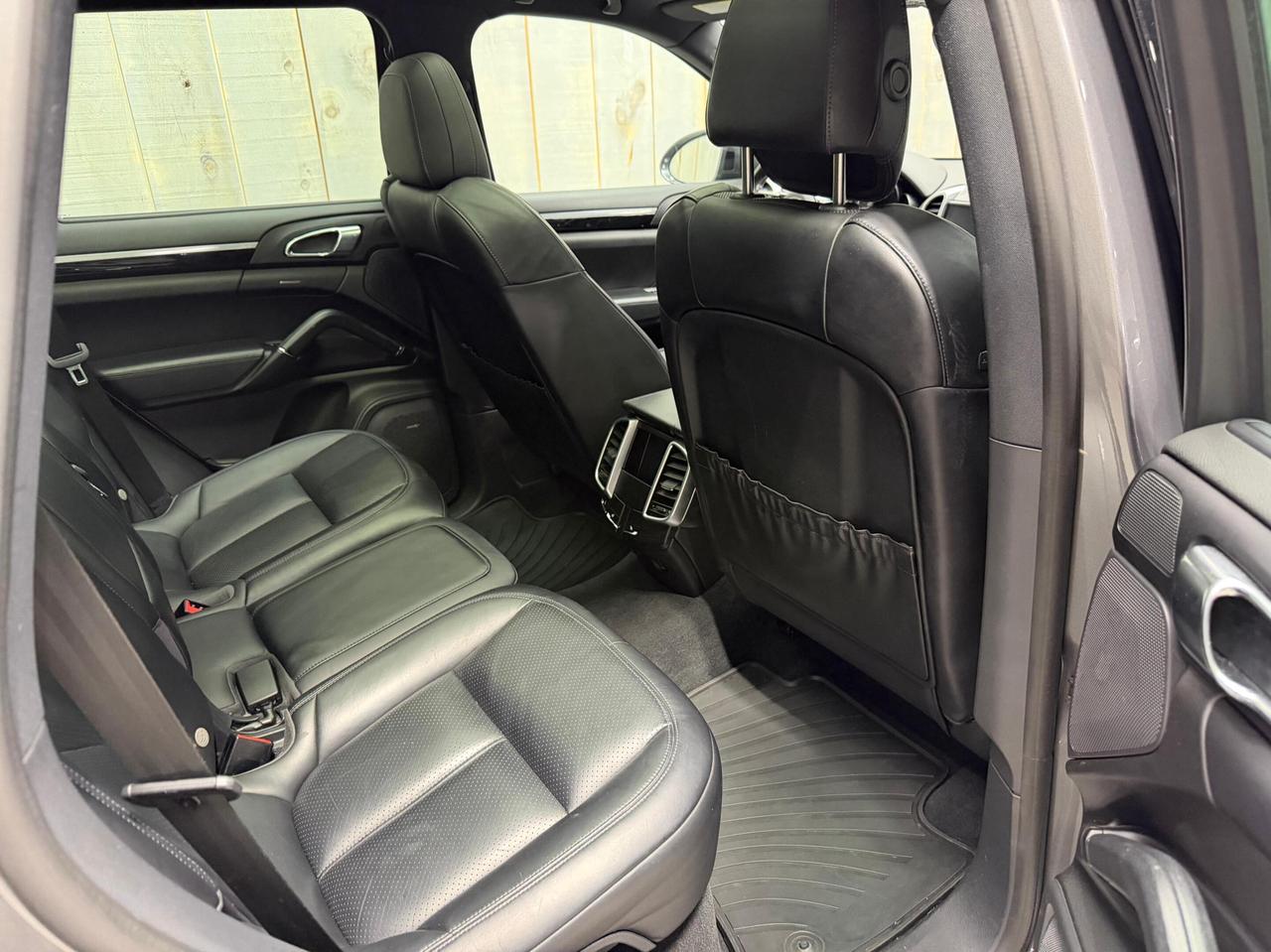 2017 Porsche Cayenne AWD  PREMIUM PLUS BOSE Photo