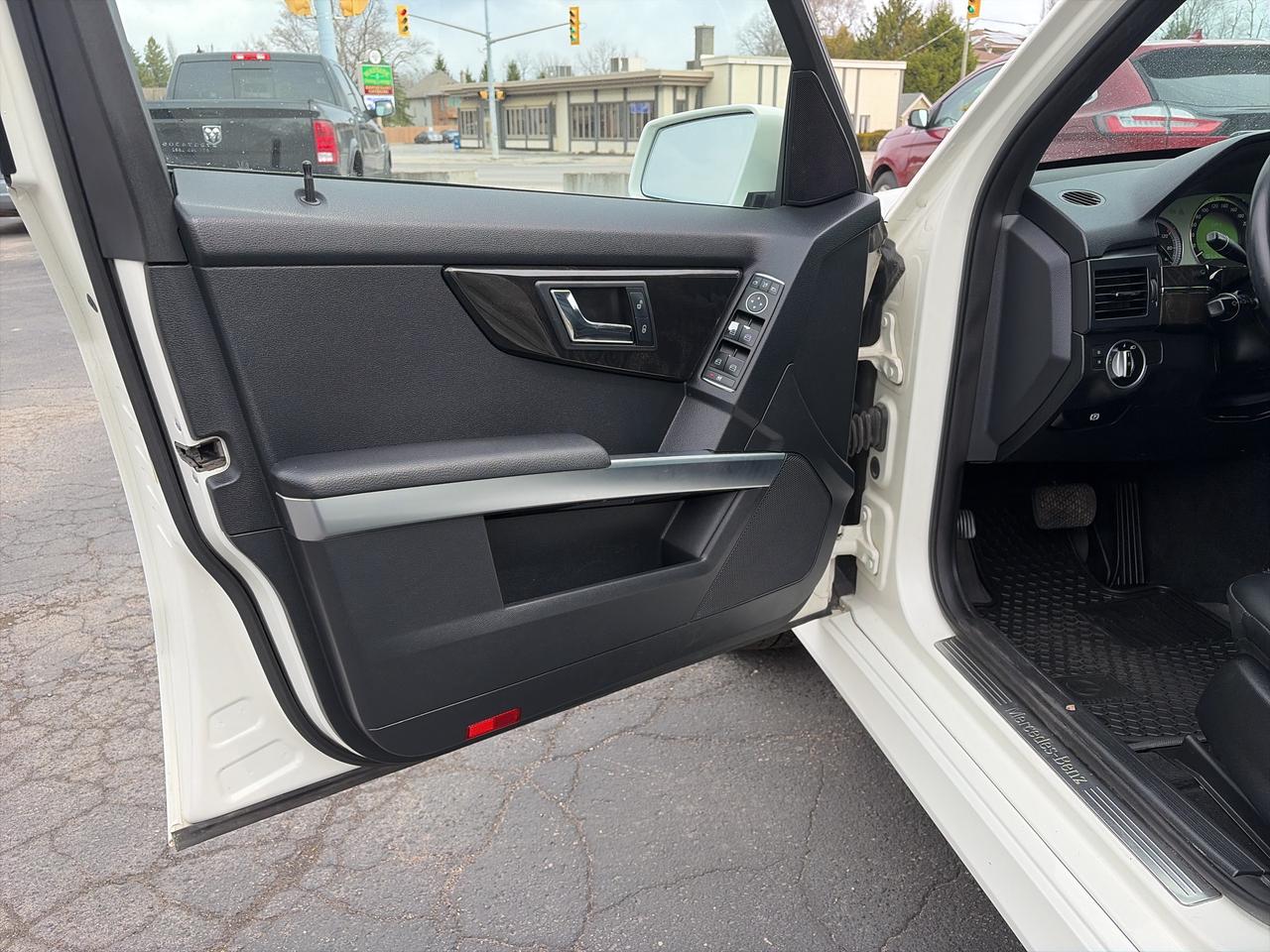 2011 Mercedes-Benz GLK-Class GLK 350-LOADED-LEATHER-CLEAN Photo