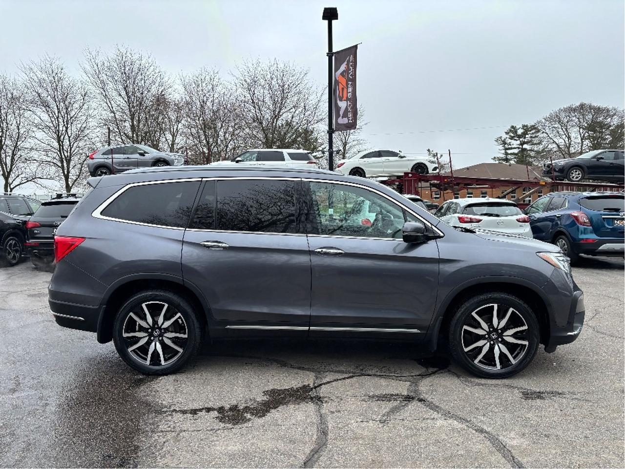 2022 Honda Pilot Touring AWD 7 PASS LEATHER NAV TWIN MOONROOF Photo4
