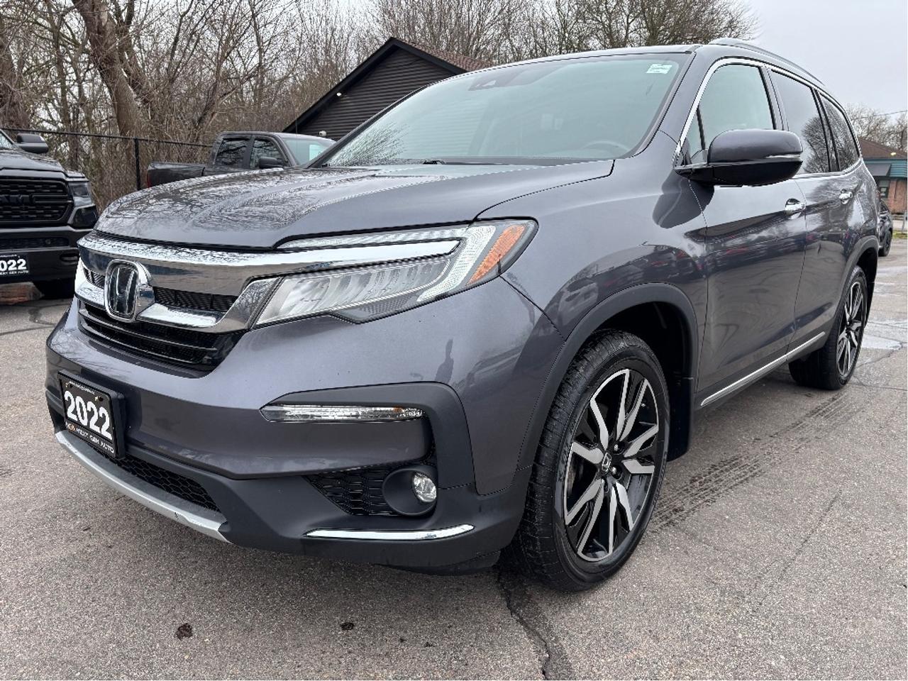 2022 Honda Pilot Touring AWD 7 PASS LEATHER NAV TWIN MOONROOF Photo