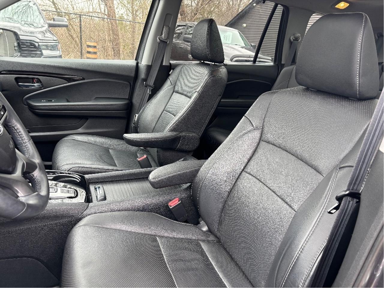 2022 Honda Pilot Touring AWD 7 PASS LEATHER NAV TWIN MOONROOF Photo