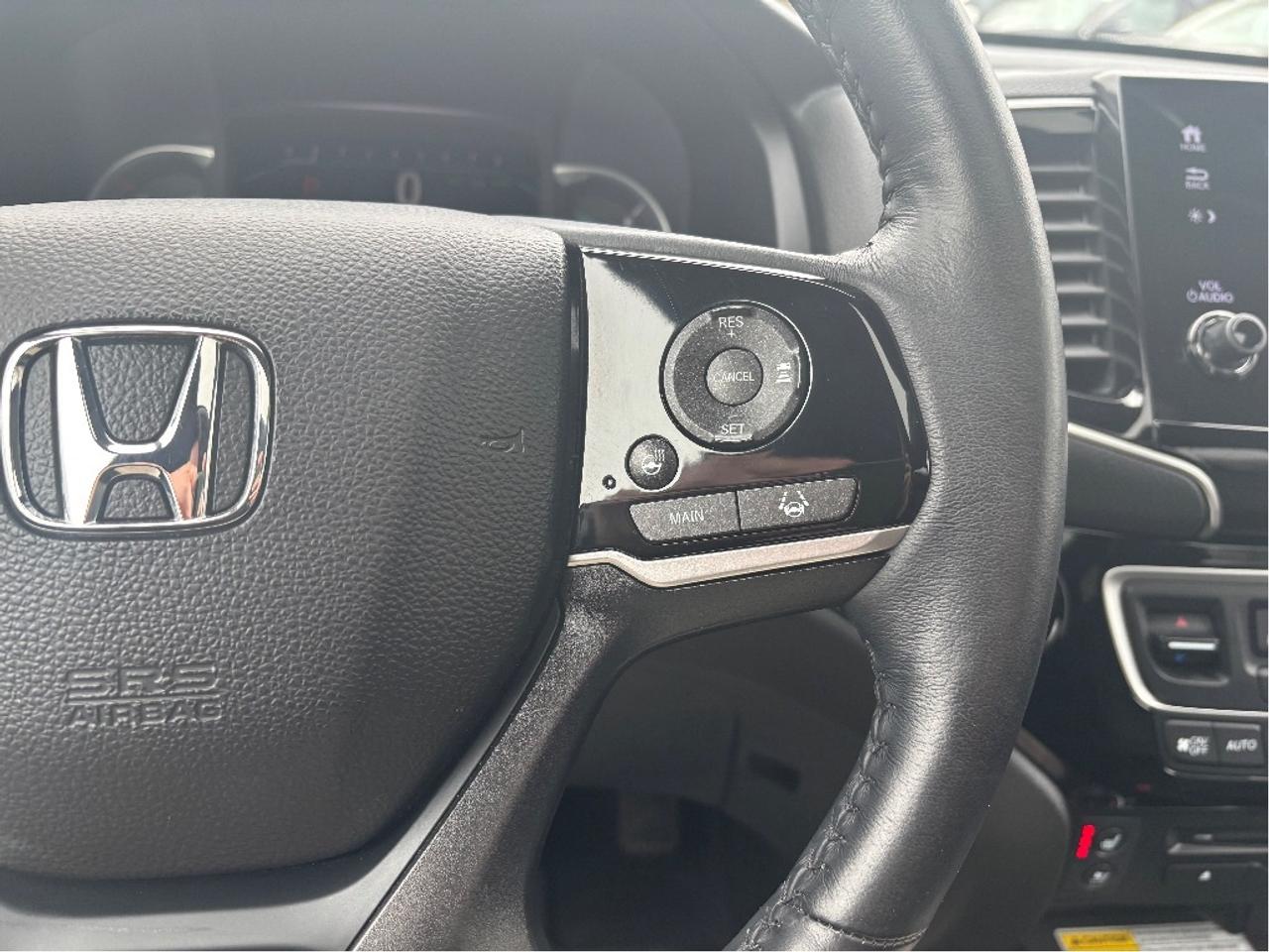 2022 Honda Pilot Touring AWD 7 PASS LEATHER NAV TWIN MOONROOF Photo