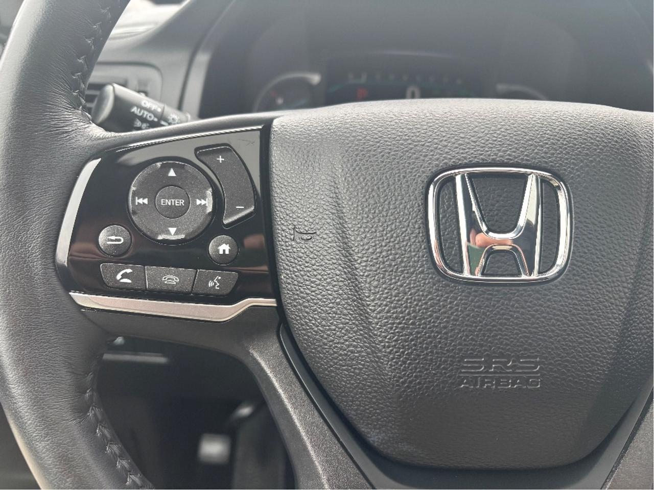 2022 Honda Pilot Touring AWD 7 PASS LEATHER NAV TWIN MOONROOF Photo