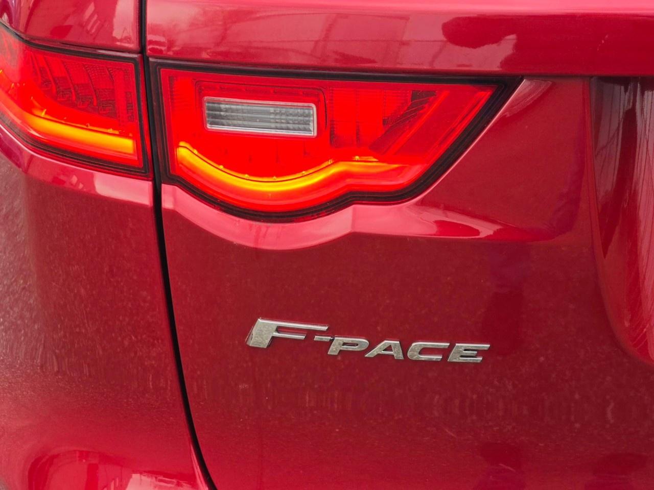 2019 Jaguar F-PACE 25t AWD Prestige Photo