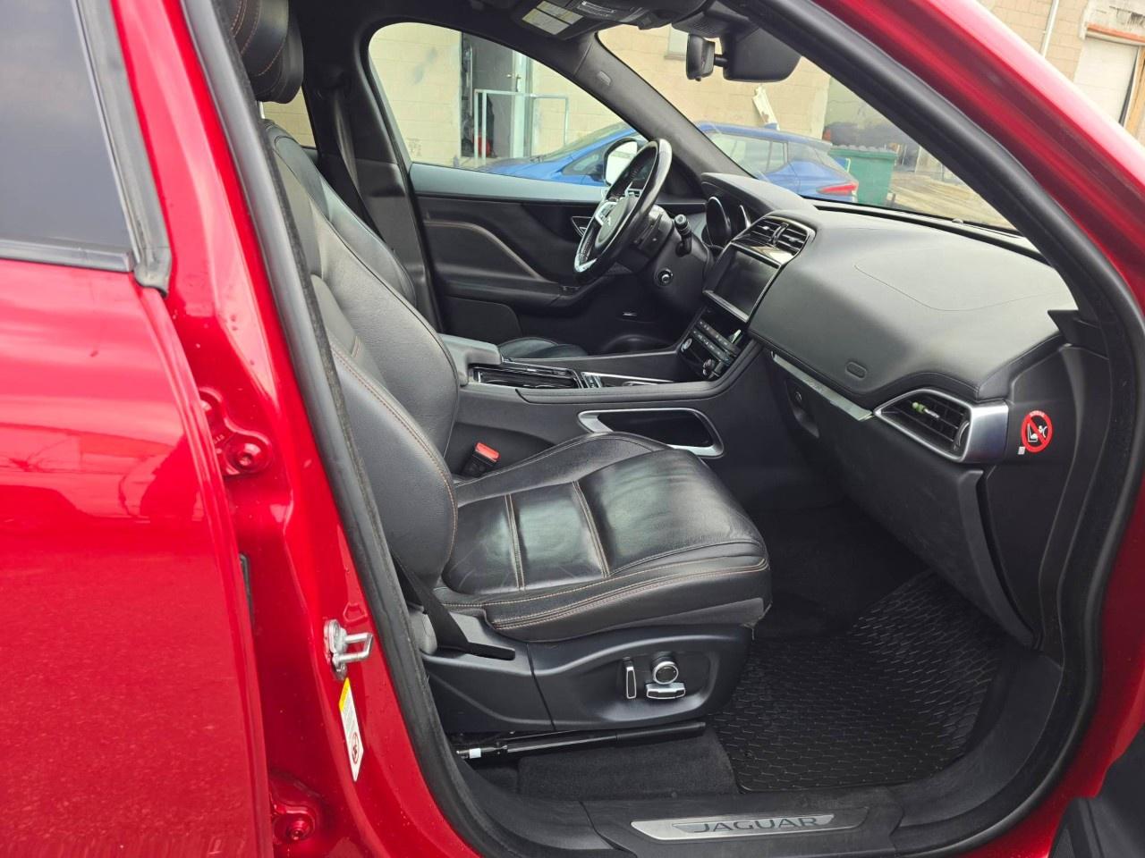 2019 Jaguar F-PACE 25t AWD Prestige Photo