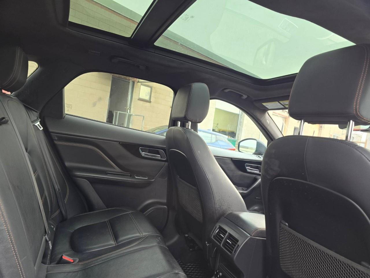 2019 Jaguar F-PACE 25t AWD Prestige Photo