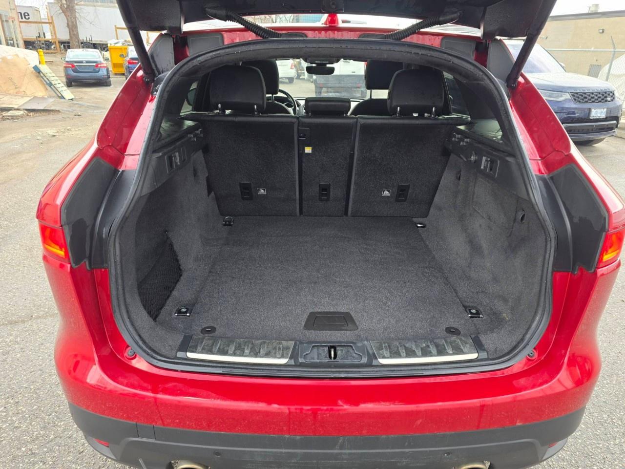 2019 Jaguar F-PACE 25t AWD Prestige Photo