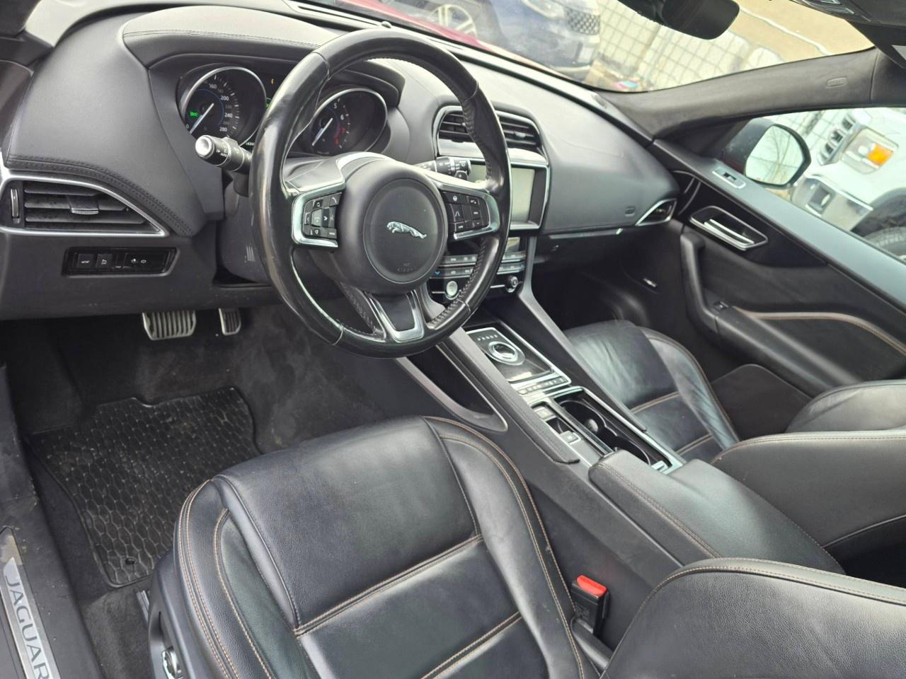 2019 Jaguar F-PACE 25t AWD Prestige Photo