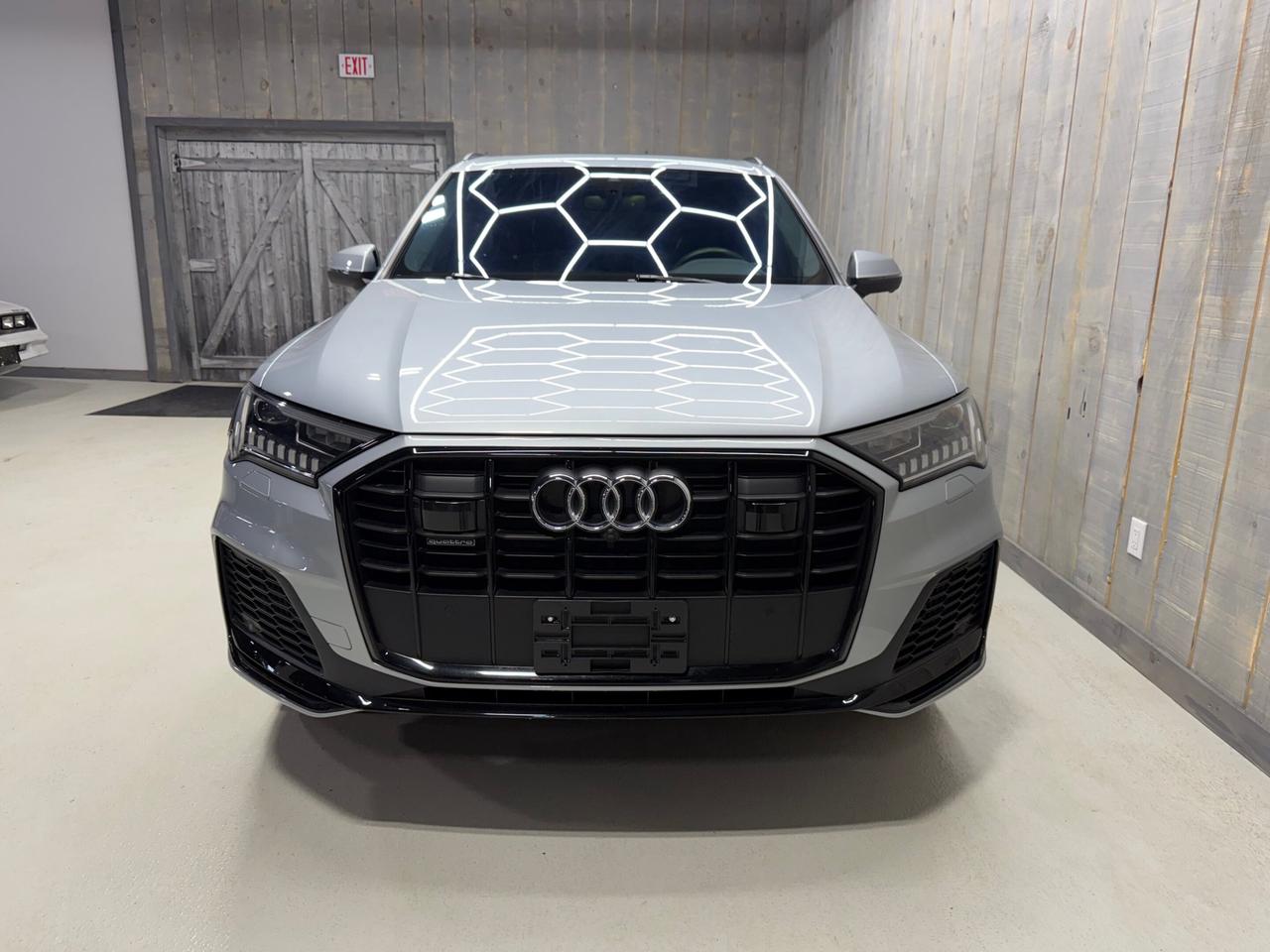 2024 Audi Q7 PROGRESSIV S-LINE BLACK OPTICS TRAILER HITCH Photo2