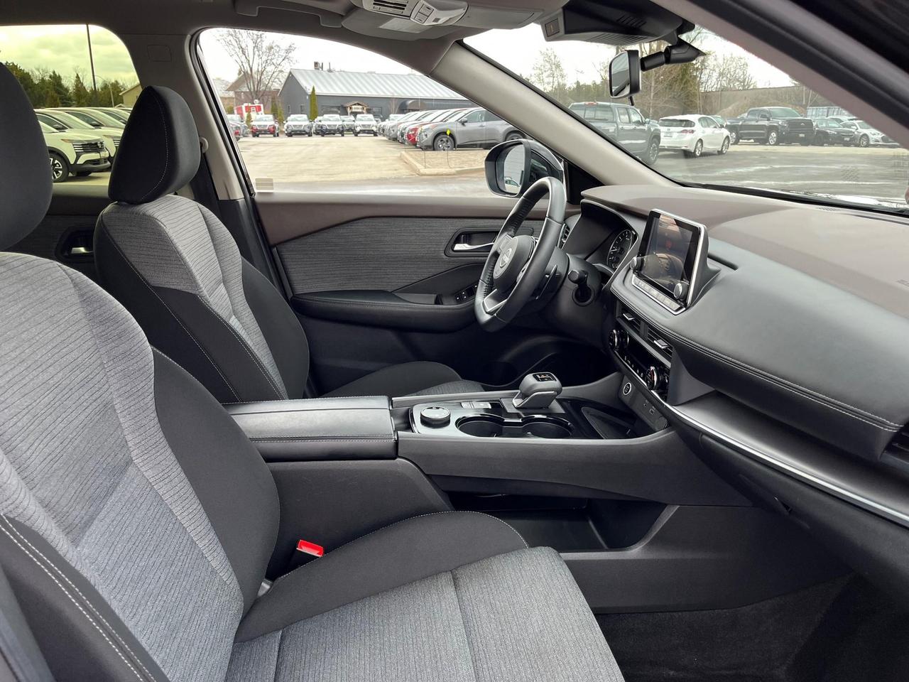 2023 Nissan Rogue SV Moonroof 4dr All-Wheel Drive Sport Utility Photo