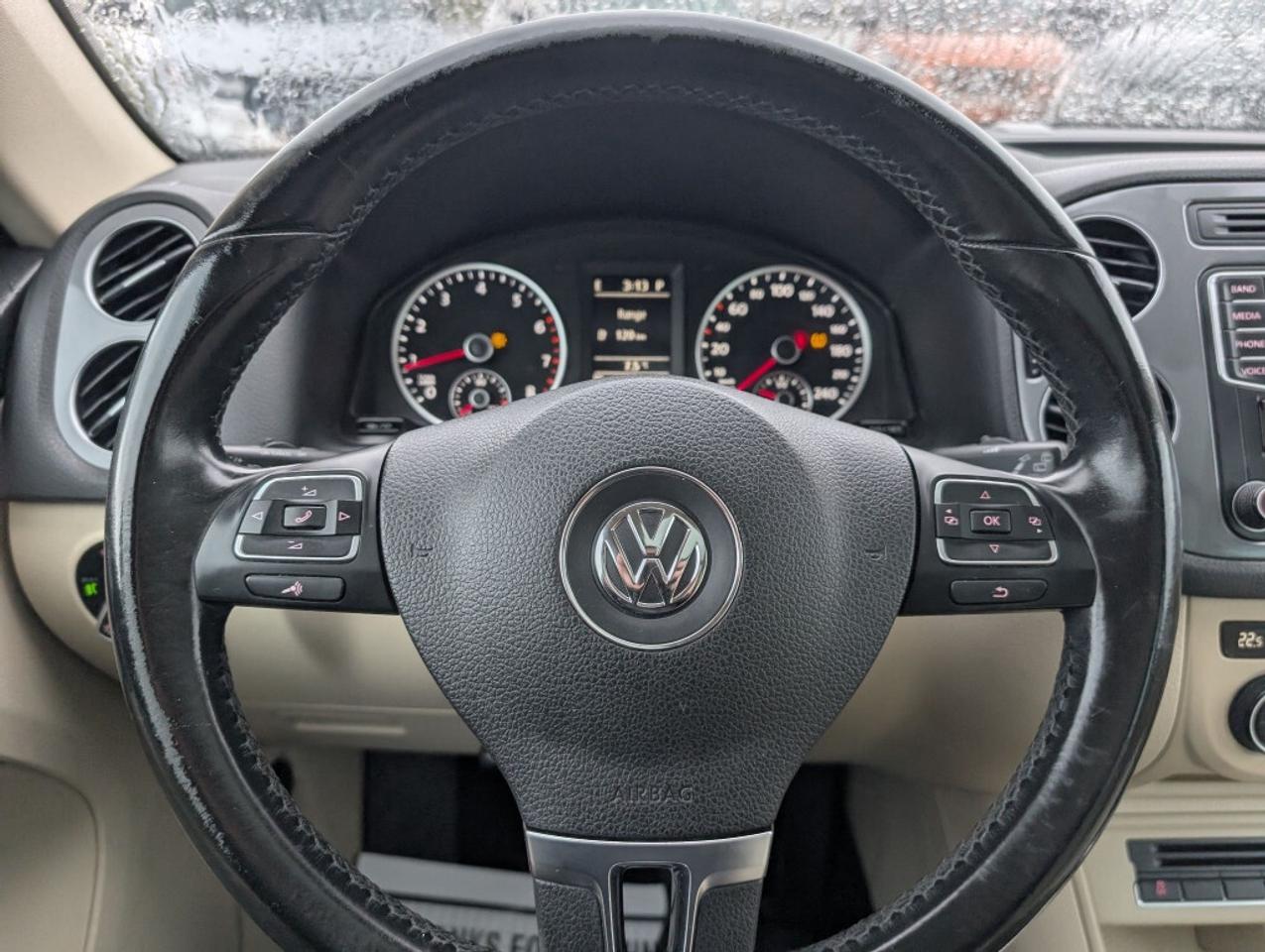 2016 Volkswagen Tiguan HIGHLINE  NAV   PANO ROOF   LEATHER   CAMERA Photo