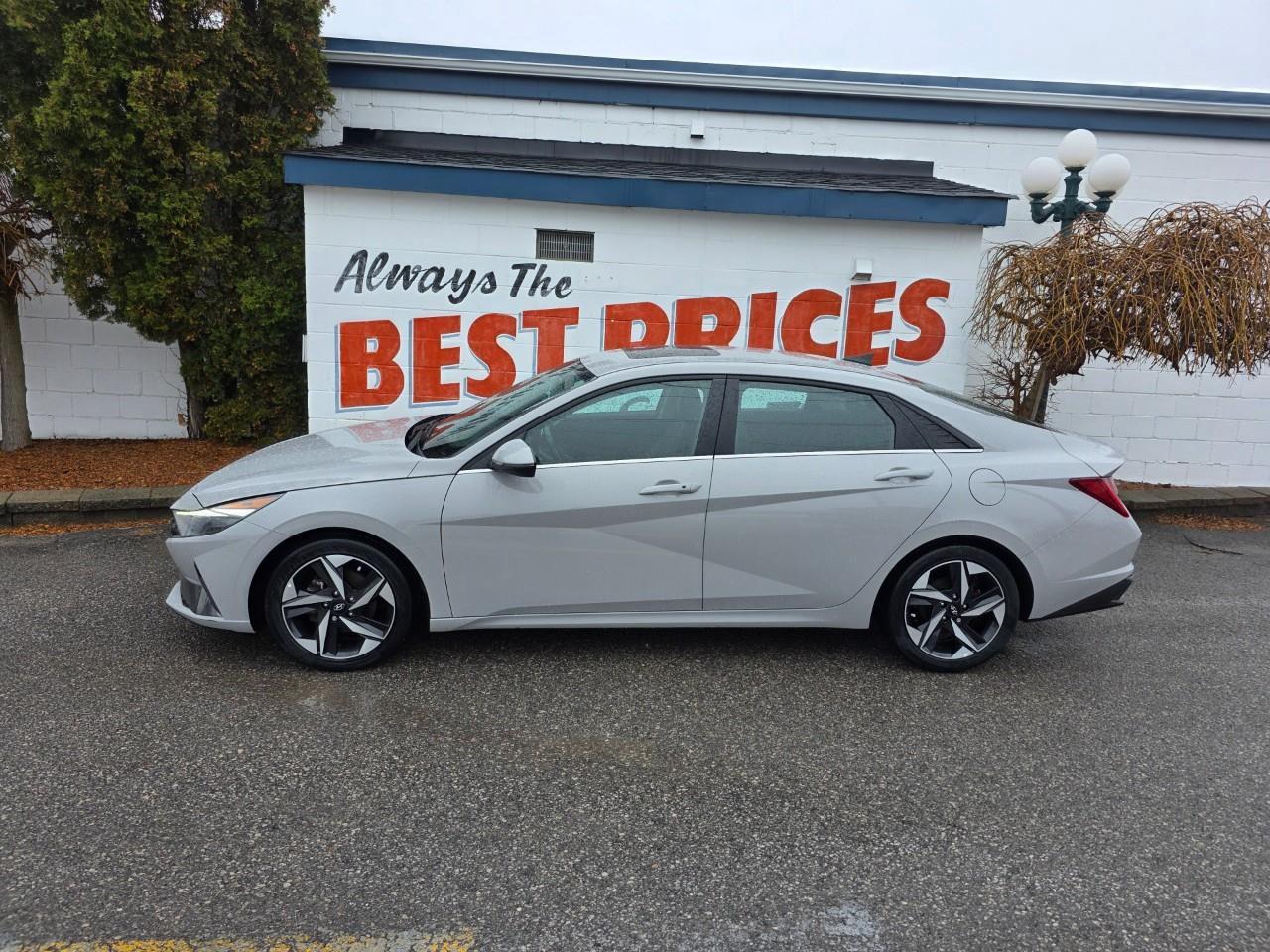 2023 Hyundai Elantra HEV Luxury 4dr Sedan Photo4