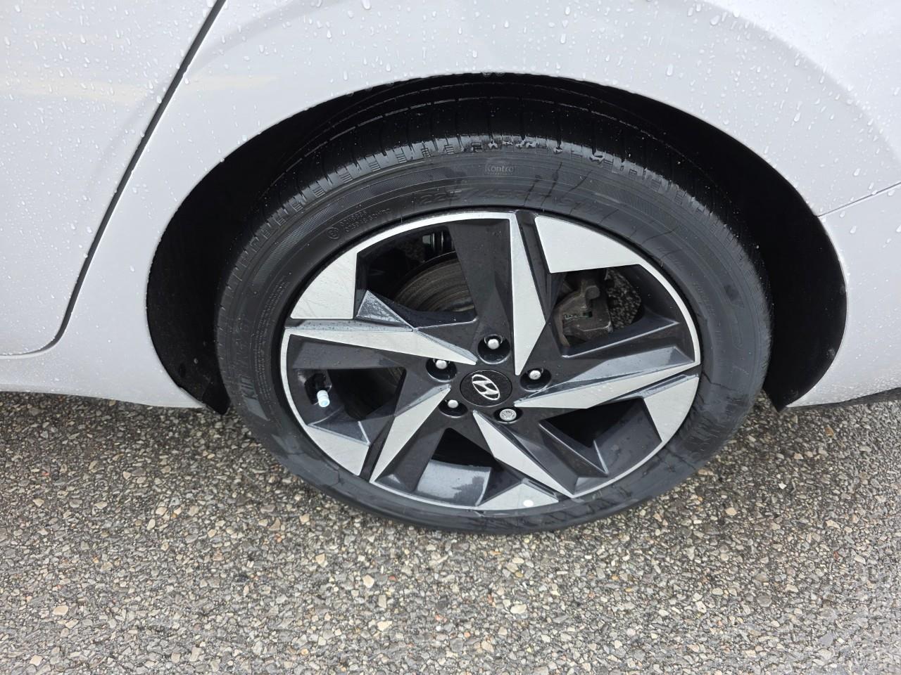 2023 Hyundai Elantra HEV Luxury 4dr Sedan Photo