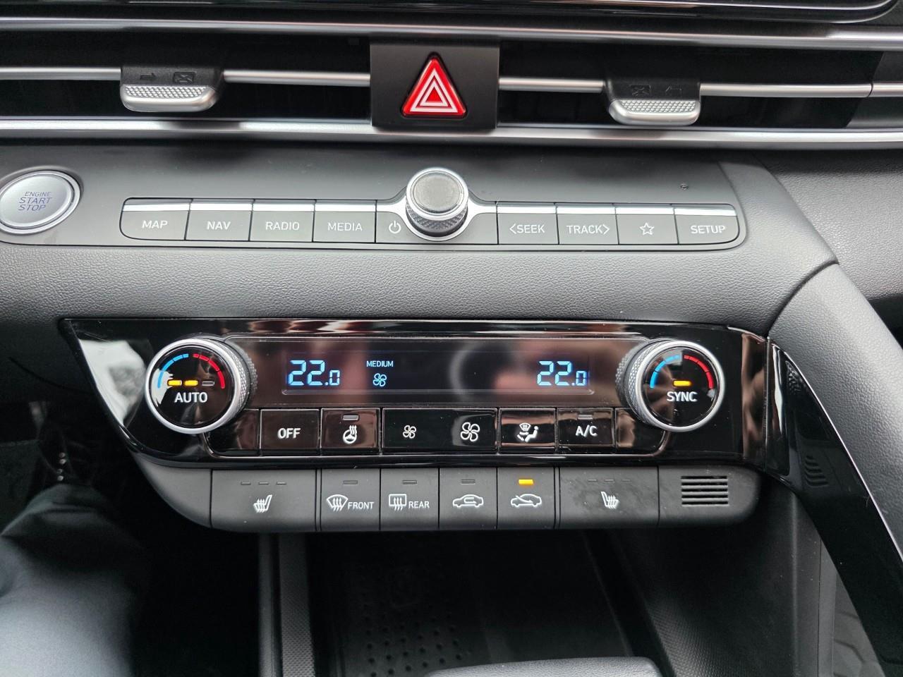 2023 Hyundai Elantra HEV Luxury 4dr Sedan Photo