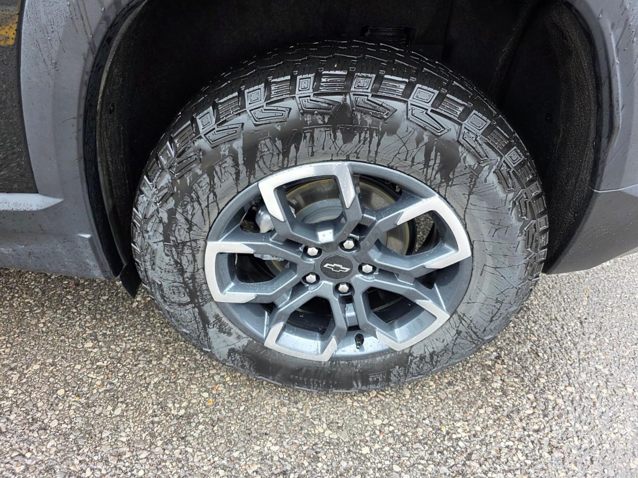 2025 Chevrolet Equinox ACTIV 4dr All-Wheel Drive Photo