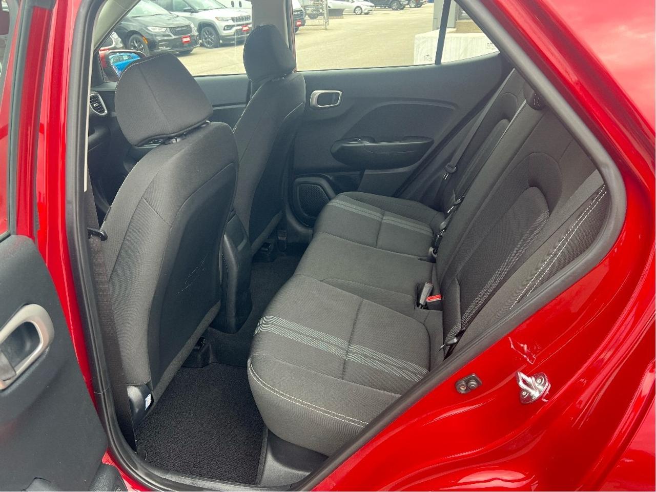 2024 Hyundai Venue Preferred IVT *HEATED SEATS *CLEAN CARFAX *LOW KMS Photo