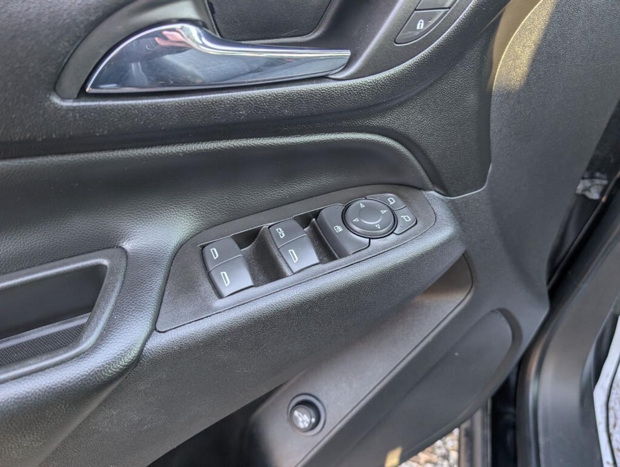 2023 Chevrolet Equinox LT AWD   SUNROOF   CAMERA   HTD SEATS Photo