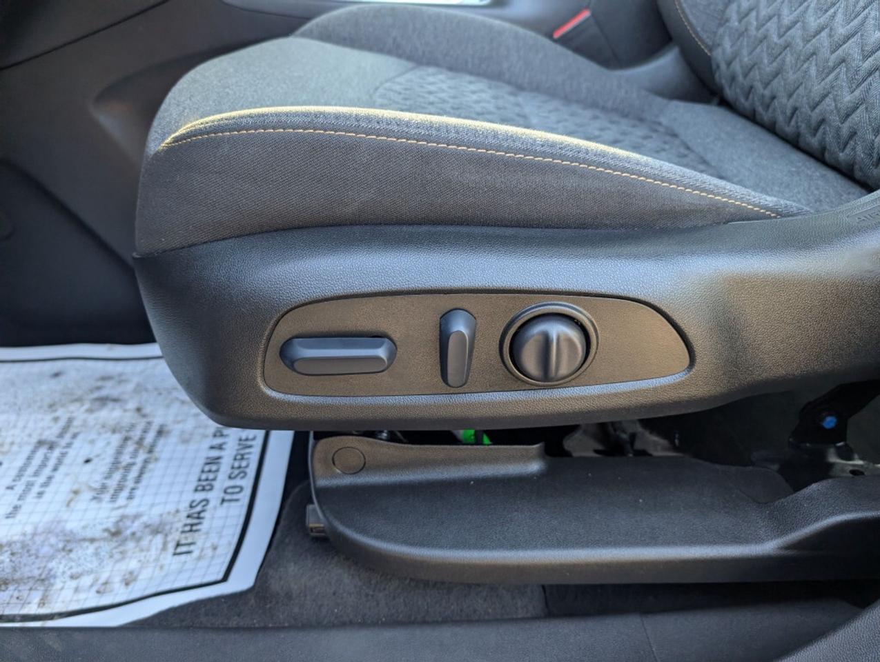 2023 Chevrolet Equinox LT AWD   SUNROOF   CAMERA   HTD SEATS Photo