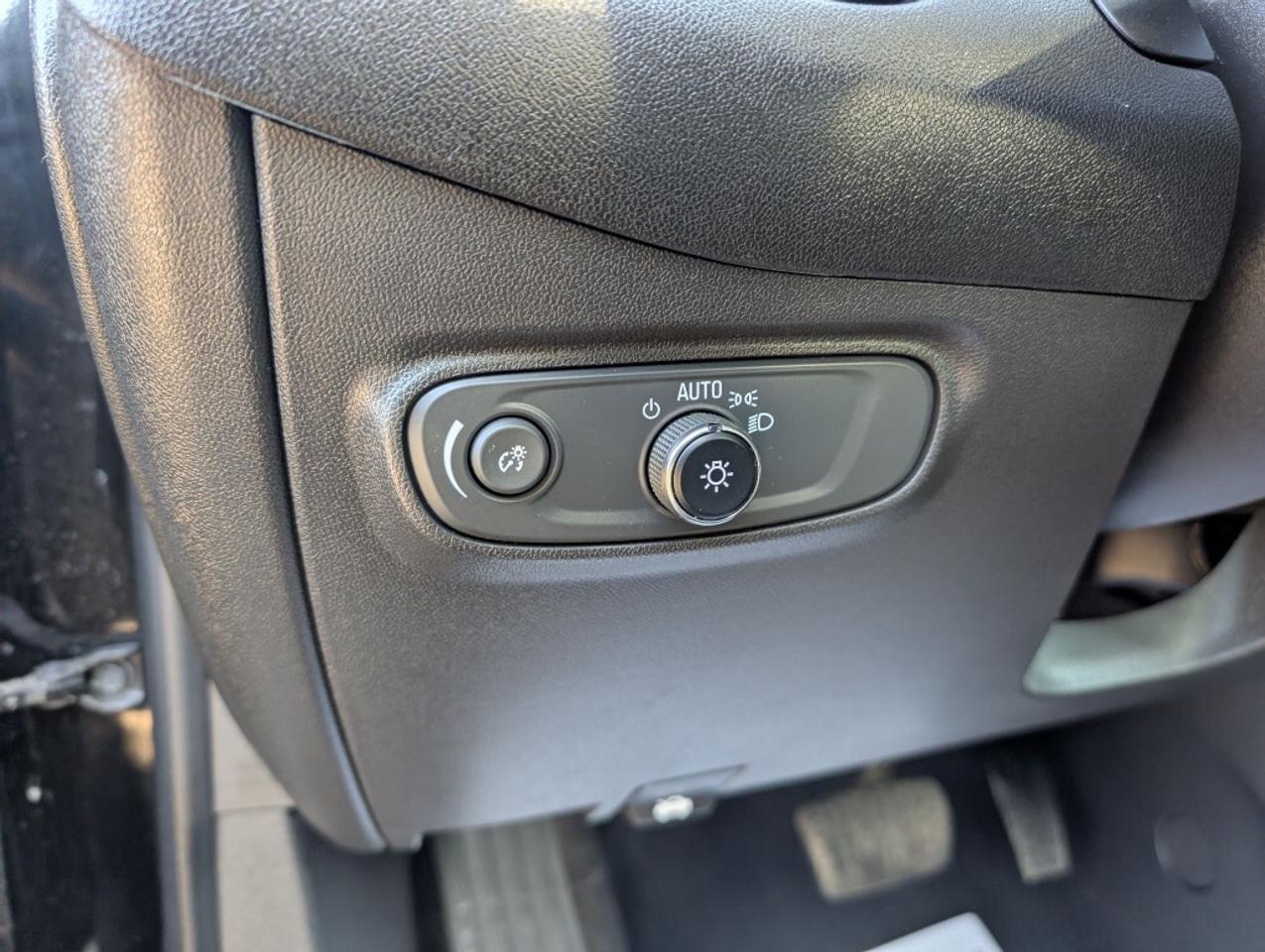 2023 Chevrolet Equinox LT AWD   SUNROOF   CAMERA   HTD SEATS Photo