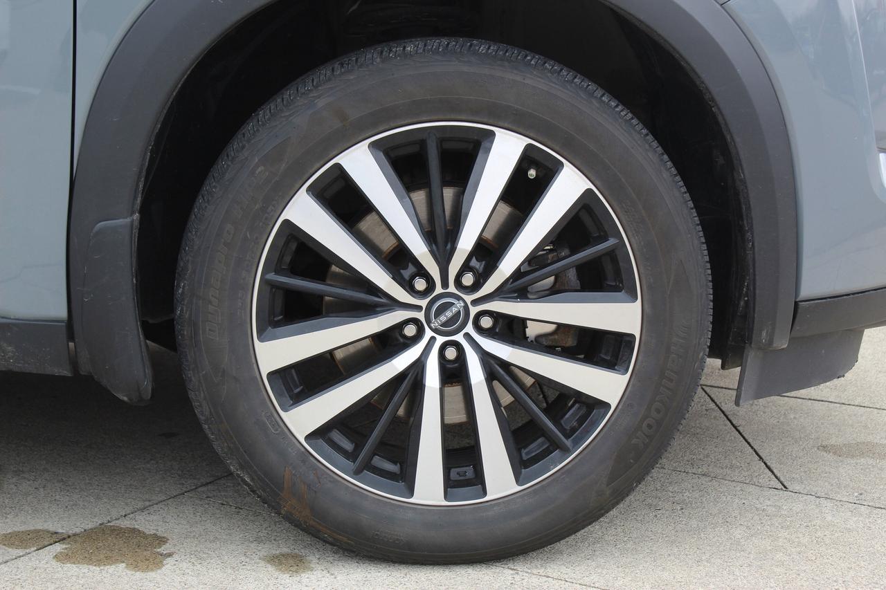 2024 Nissan Pathfinder Platinum Pkg, Chestnut Interior, fully loaded Photo4
