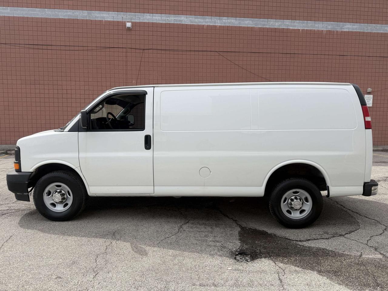 2017 Chevrolet Express 2500 2500/ !!! JUST SOLD SOLD SOLD SOLD  08/17 /2026 !! Photo5