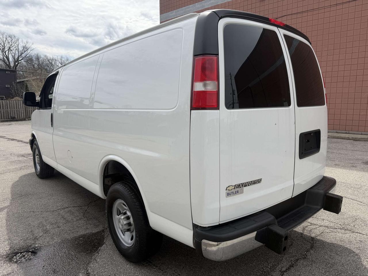 2017 Chevrolet Express 2500 2500/ !!! JUST SOLD SOLD SOLD SOLD  08/17 /2026 !! Photo