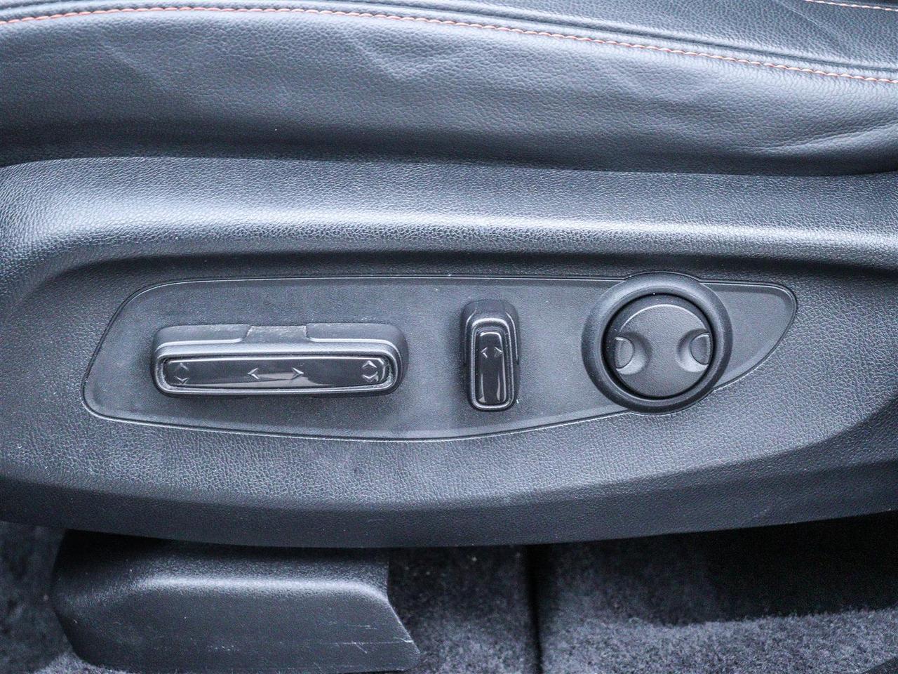 2024 Honda CR-V Hybrid EX-L HYBRID AWD SUNROOF LEATHER Photo