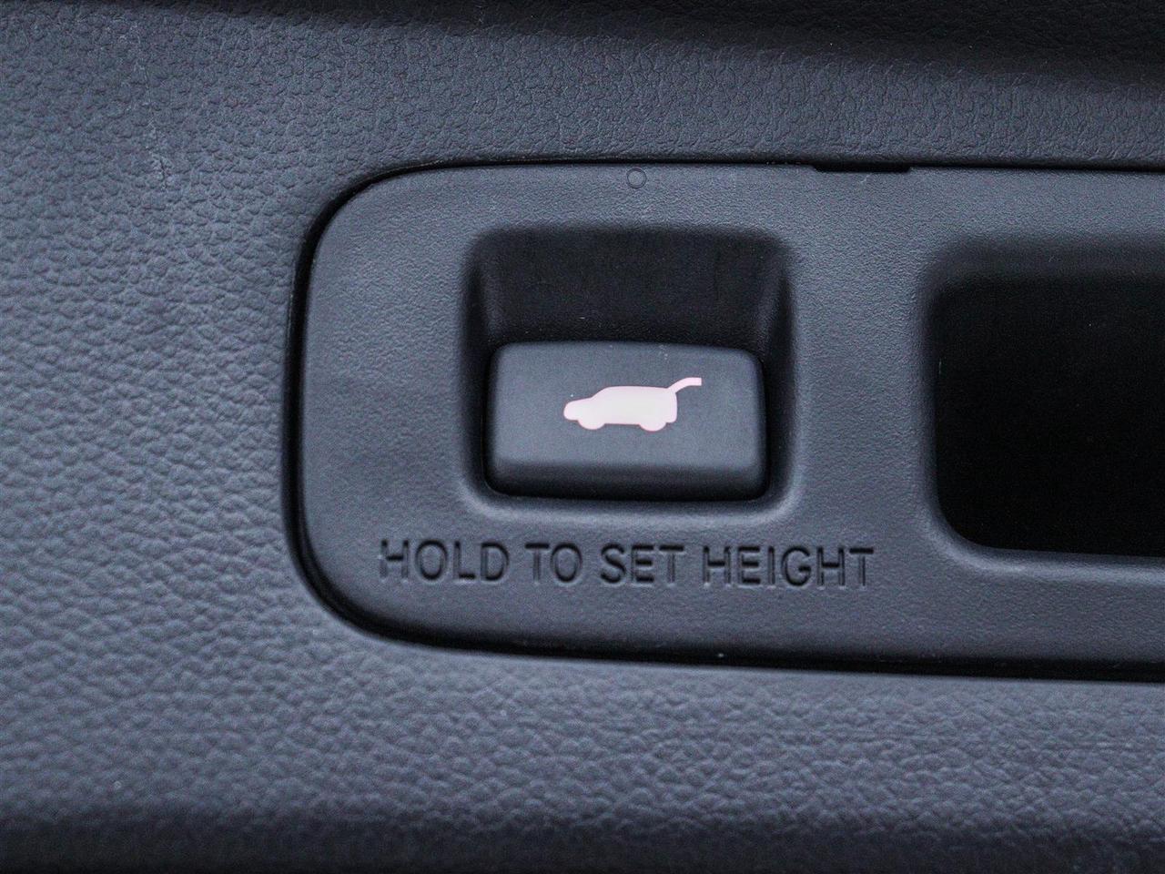 2024 Honda CR-V Hybrid EX-L HYBRID AWD SUNROOF LEATHER Photo