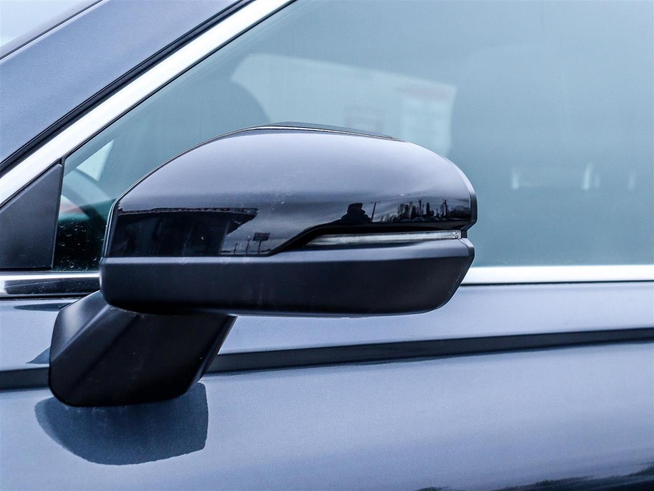 2024 Honda CR-V Hybrid EX-L HYBRID AWD SUNROOF LEATHER Photo