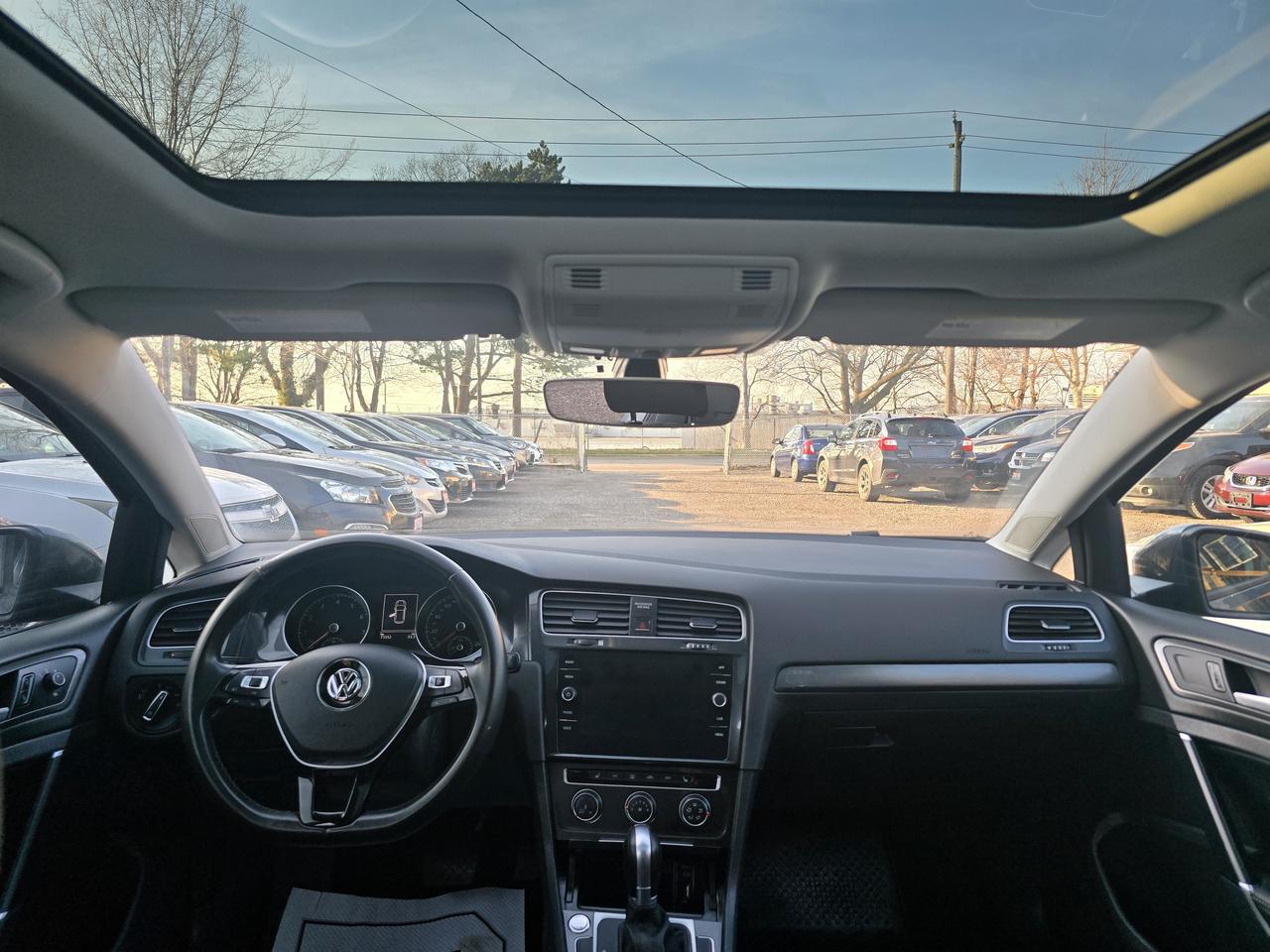 2018 Volkswagen Golf S Photo