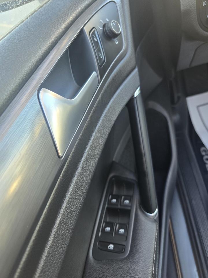 2018 Volkswagen Golf S Photo