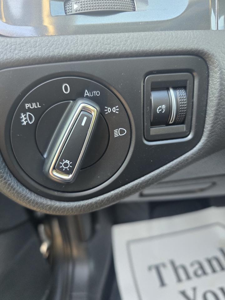 2018 Volkswagen Golf S Photo