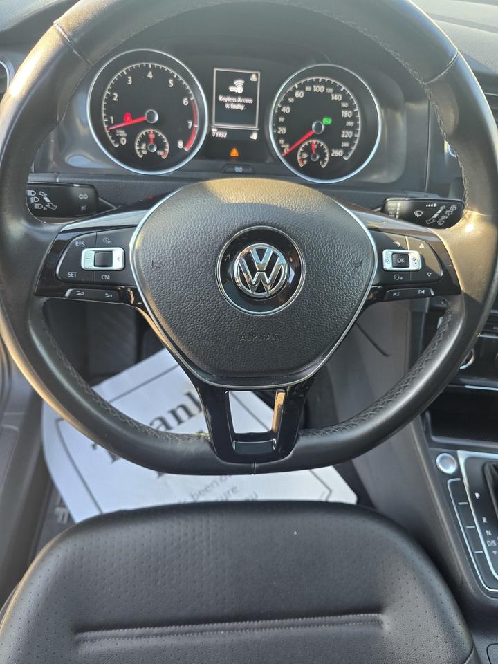 2018 Volkswagen Golf S Photo